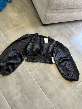 Brand New Women’s Black Satin Smocked Crop Top Size Small
